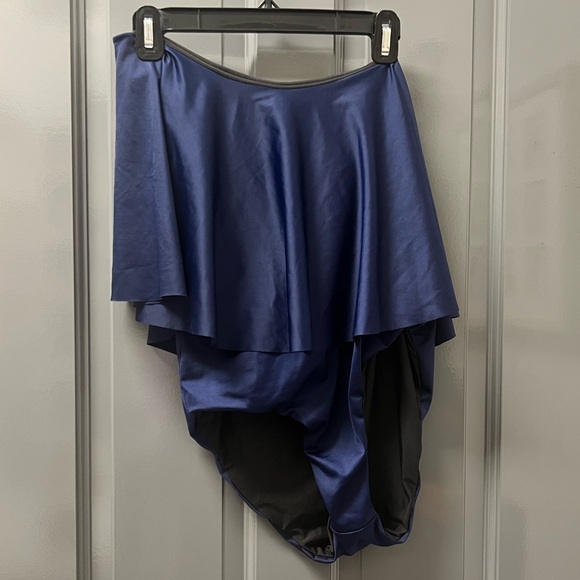 Maclovia Navy One-Piece Swimsuit - Picture 2 of 7